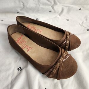 Jellypop Women's Brown Flats with Studded Trim